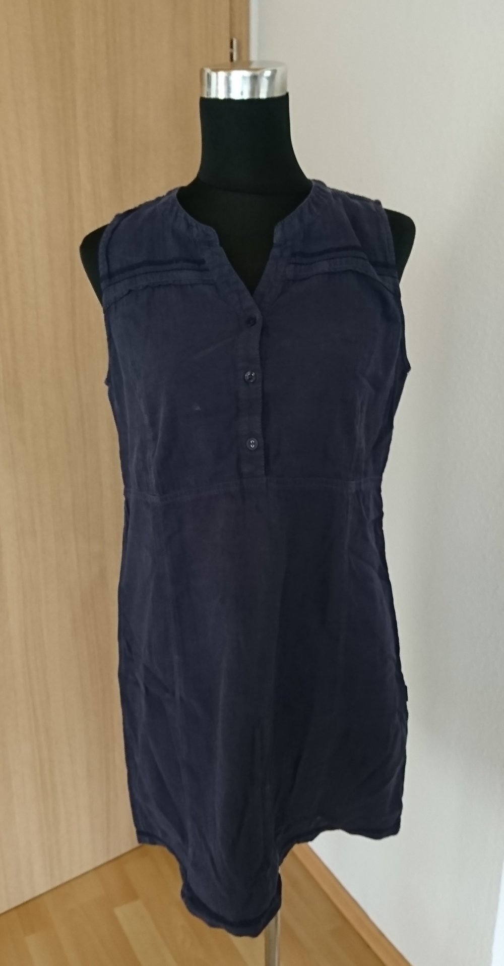 Schlichtes Kleid