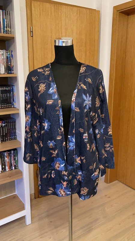 Cardigan mit Blumen