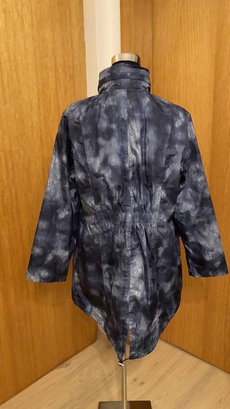 Dünne Regenjacke