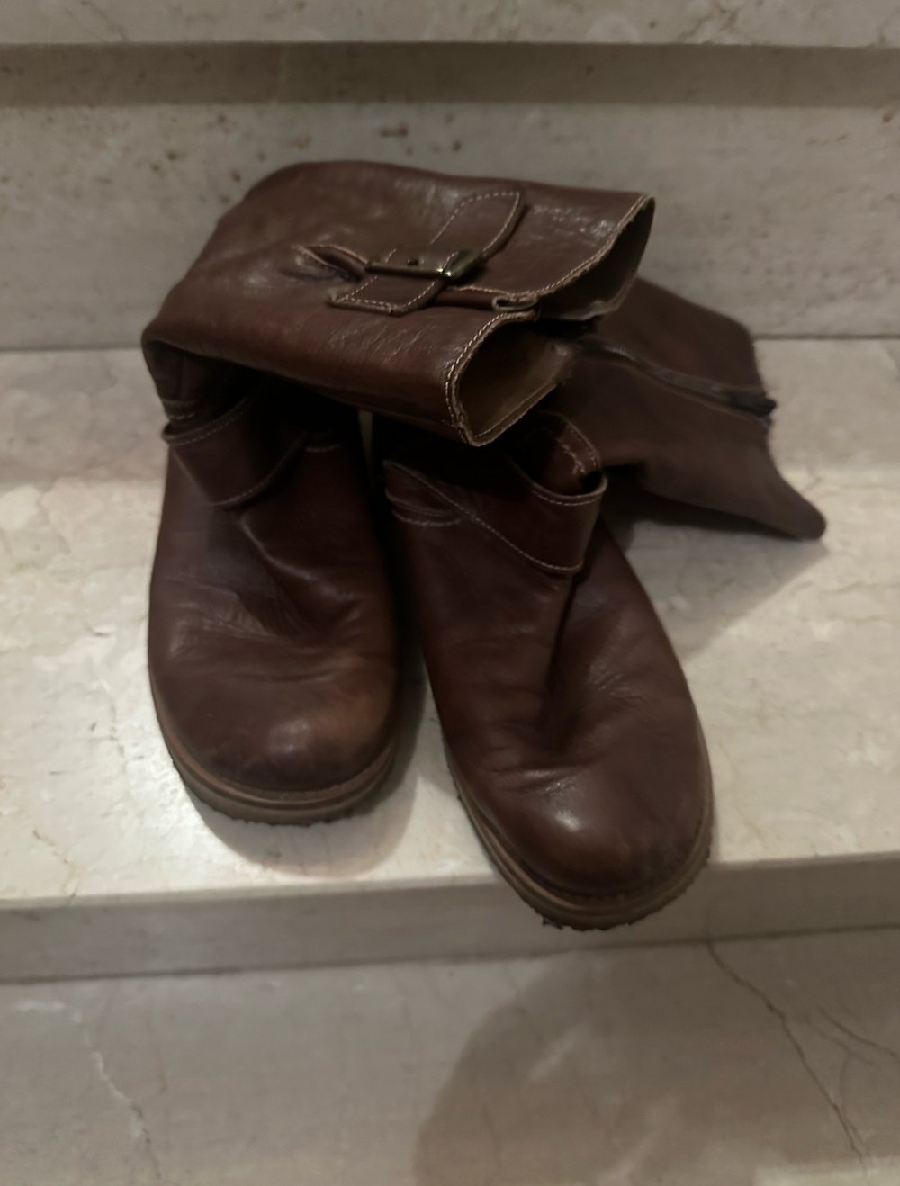 Dunkelbraune Camper Stiefel