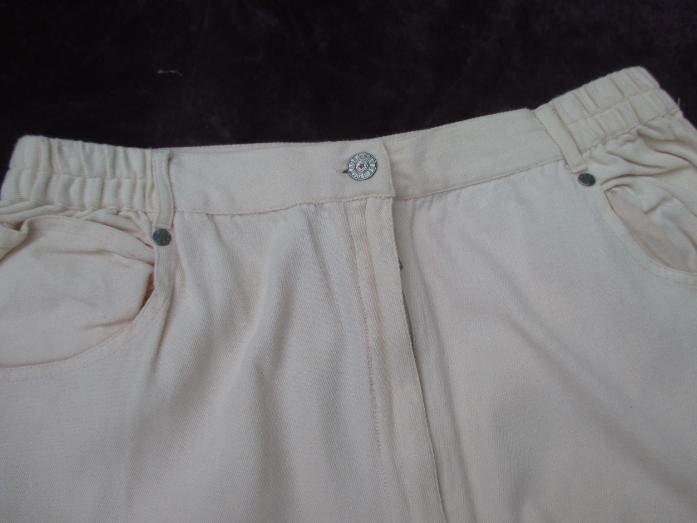 NEUw * Ausgefallen * modern * Original 1980er VINTAGE * Stickerei * Karotten * High Waist * Jeans- Hose 