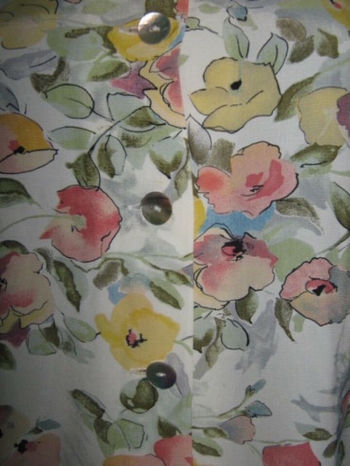 NEU * Edel * Romantik * Blumen * Blüten * Flower- Power * Kragenlose * DESIGNER * Halbarm * Bluse * Gr. 42- 44, 46/ M- L * Pastell *