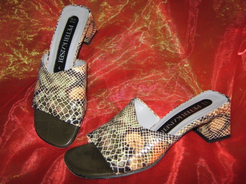 NEU * Pin-up Style * Kroko- Leder * Pantoletten * Slipper * Sandaletten * Sandalen * Schuhe 
