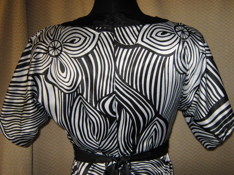  NEU * Edel * ausgefallen * wie Seiden * DESIGNER * Kleid 