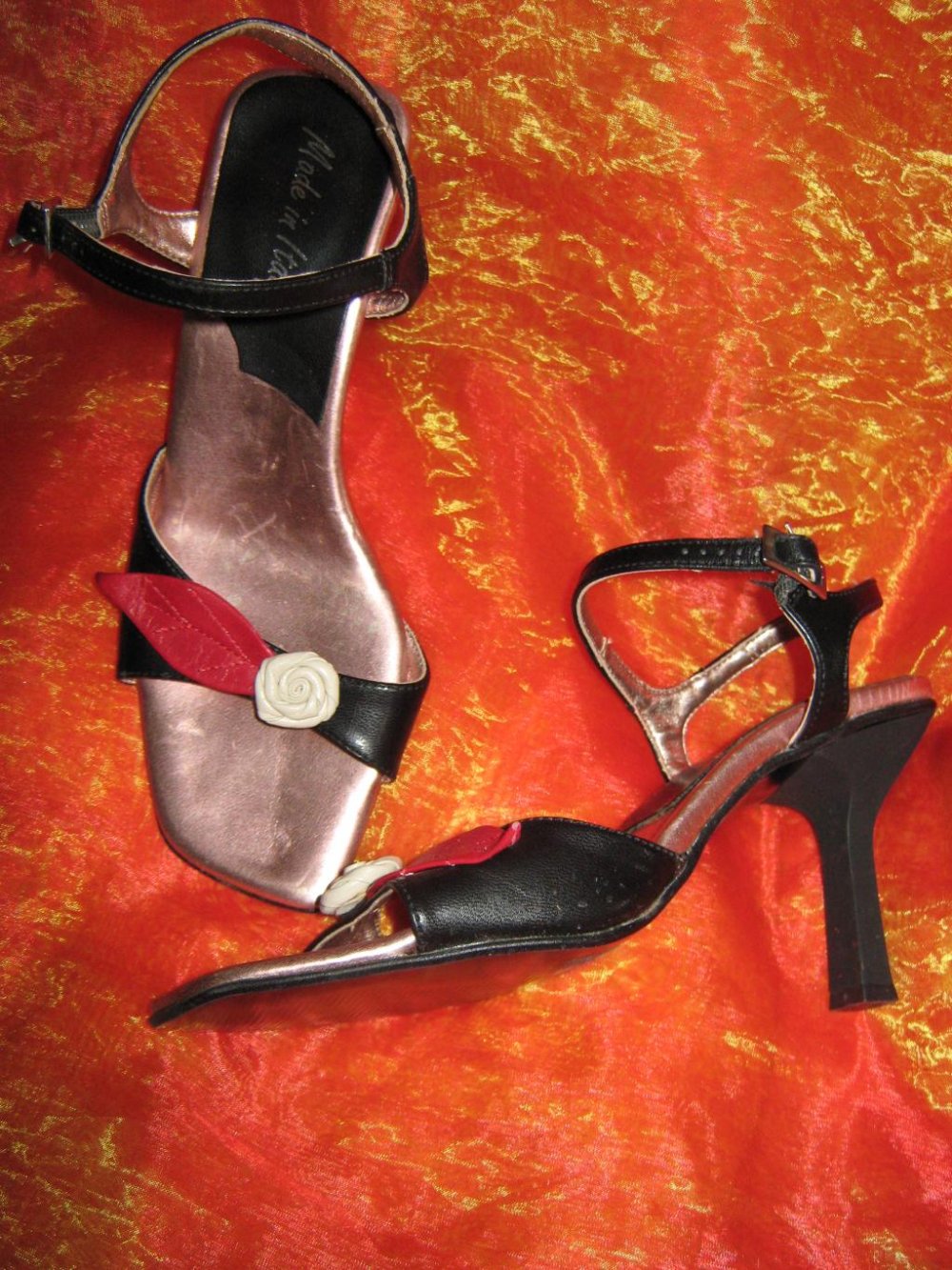 NEU * Ausgefallen * Romantik * 3D Rosen * Blüten * Flower- Power * High Heels * Sandalen * Sandaletten * Schuhe 
