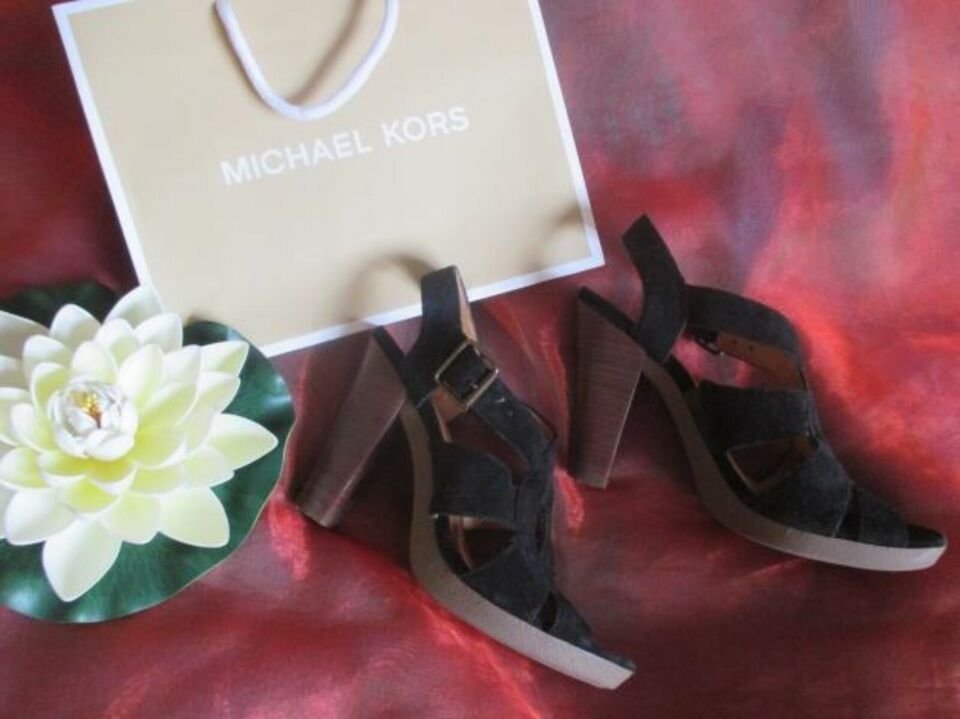   NEU * Echt Leder * T-Steg * Sandaletten * Sandalen * Schuhe 