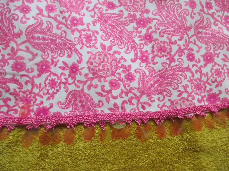 NEU * Stylisch * ausgefallen * Plättchen * Saum-Rand * Blumen * Blüten * Flower- Power * Rock 