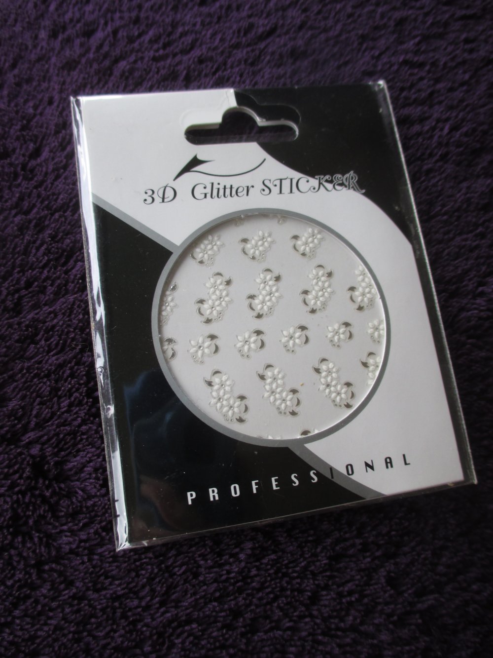 NEU Original verpacket * 3D Blumen * Blüten * Flower-Power mit silbernen Glitzer Effekten * Nagel * Nail * Klebe- Sticker * weiß * silber *