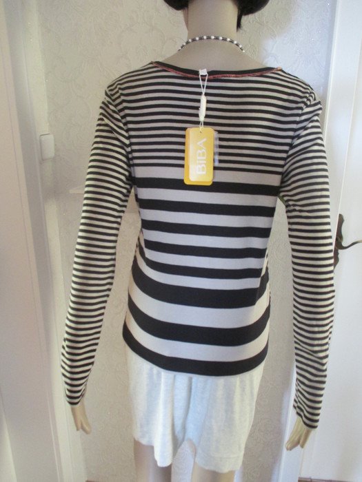 NEU mit ETIKETT * Blüten * Schmetterling * Strass Kristalle * Langarm * Longsleeve * T-  Shirt 