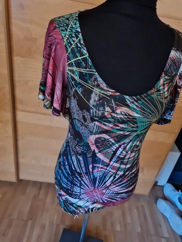 NEU * Graffiti- Print * Hippie- Style * Fächer- Kurzarm * T- Shirt * Tunika 