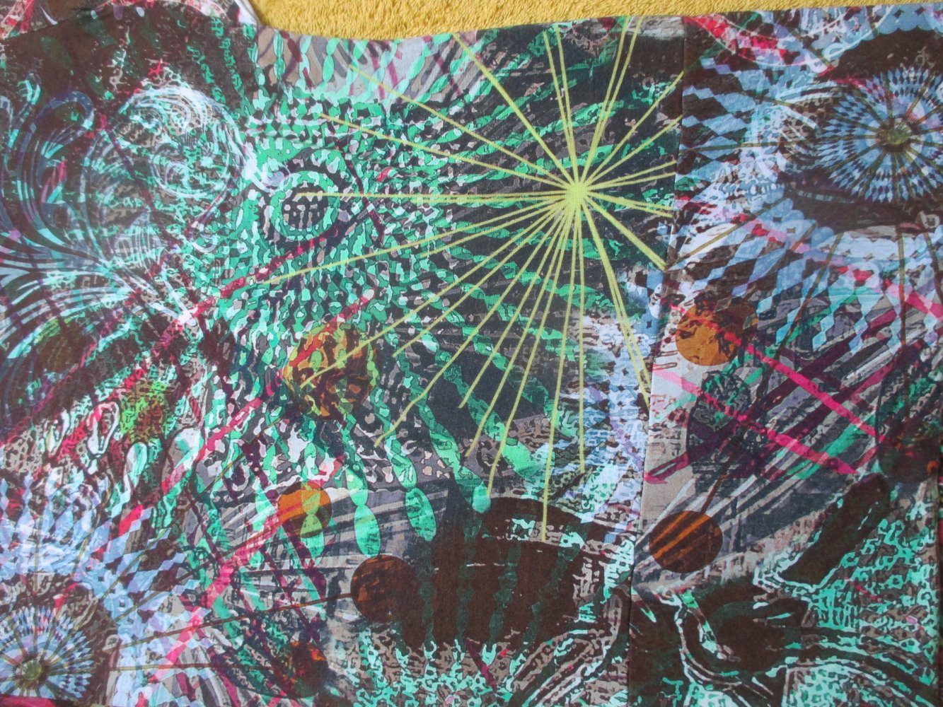 NEU * Graffiti- Print * Hippie- Style * Fächer- Kurzarm * T- Shirt * Tunika 