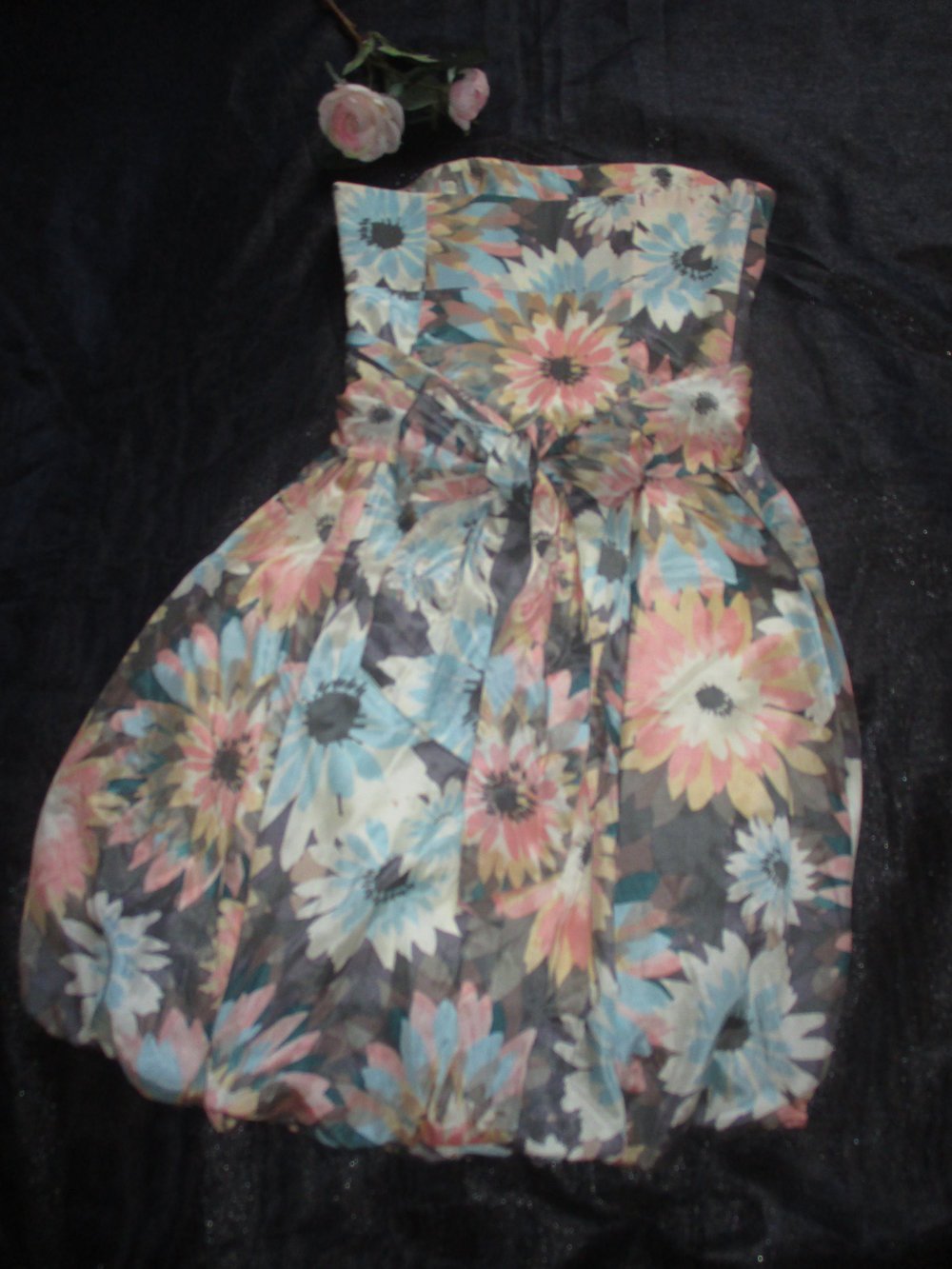 NEU * Edel * Rockabilly Style * Blumen * Blüten * Flower * Seiden * Bustier * Korsagen * Cocktail * Kleid 