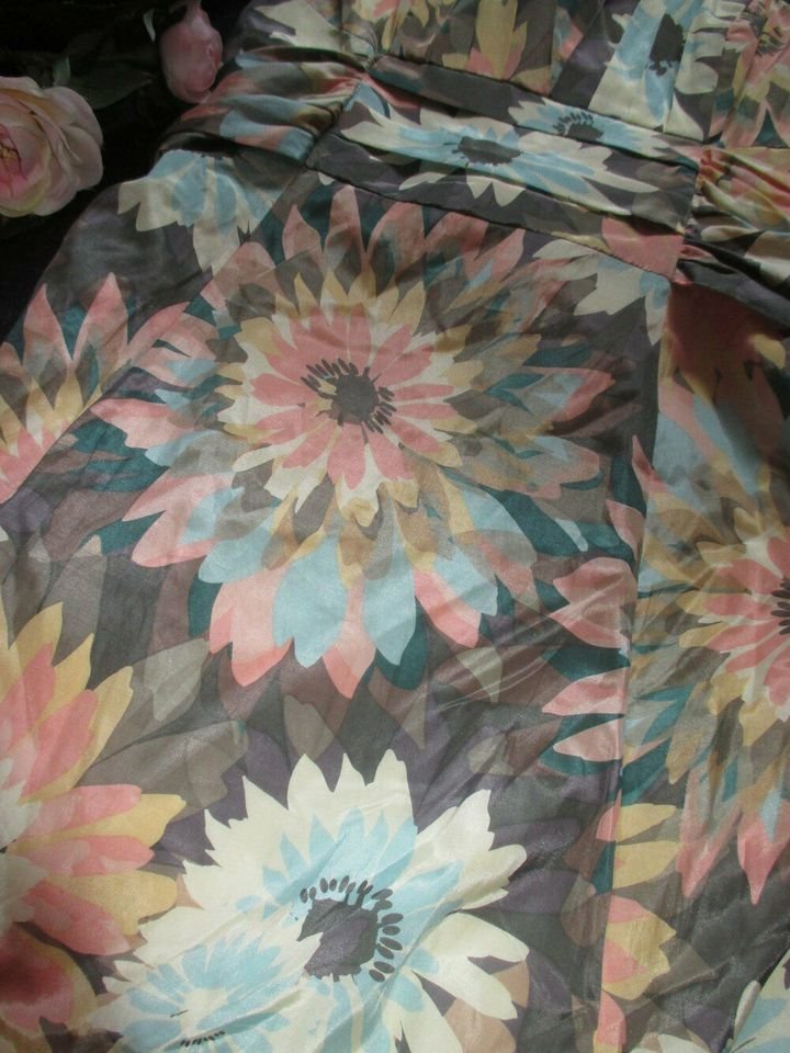 NEU * Edel * Rockabilly Style * Blumen * Blüten * Flower * Seiden * Bustier * Korsagen * Cocktail * Kleid 