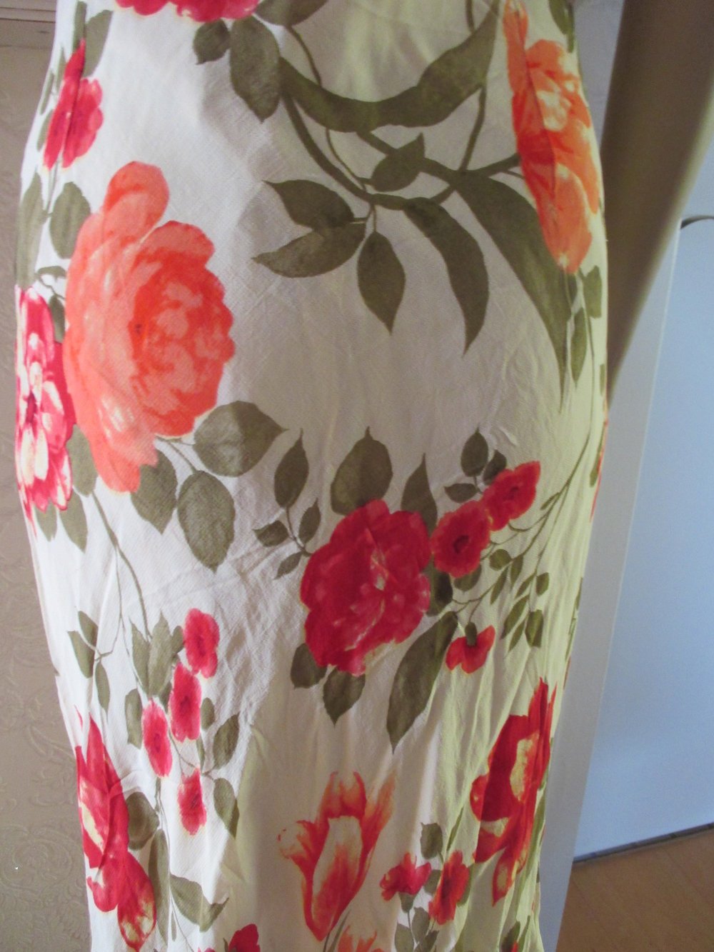 NEU * Rosen * Blumen * Blüten * Romantik * Seiden- Gorgette * Spaghetti- Träger * Cocktail * Kleid 