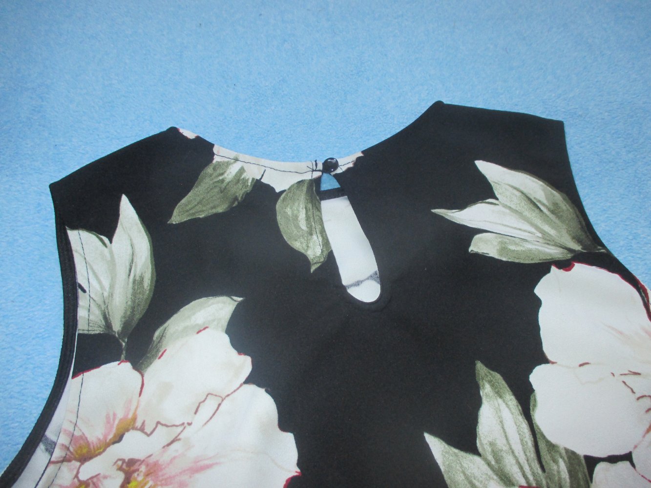  NEU *  Romantik * Blumen * Blüten * Flower- Power * Träger * Tank * Top * T- Shirt 