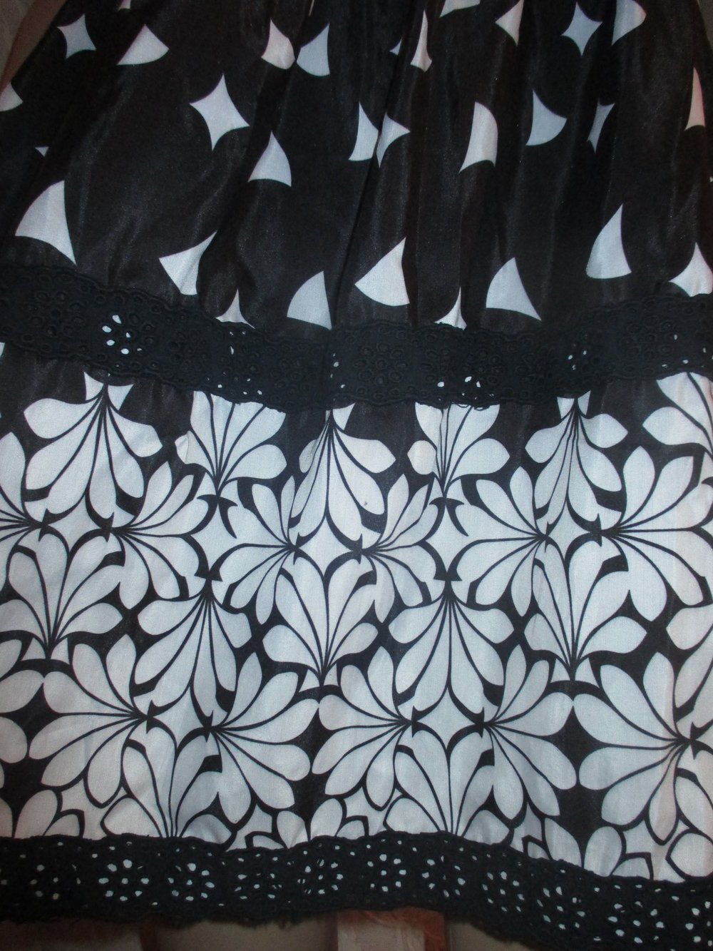NEUw * Blumen * Blüten * Flower- Power * mit Lace * Batist- Spitze * Bustier * Mini- Kleid 