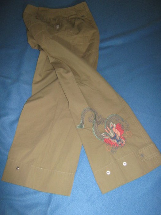 NEU * Exklusive * ausgefallen * Asia * Drachen- Stickerei * 7/8 * Dreiviertel * Cargo- Hose ''ROSNER'' Gr. 34- 36/ XS- S * khaki * bunt *