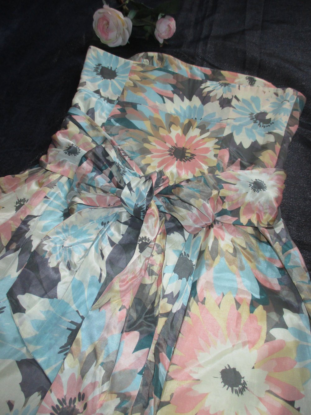 NEU * Edel * Rockabilly Style * Blumen * Blüten * Flower * Seiden * Bustier * Korsagen * Cocktail * Kleid 
