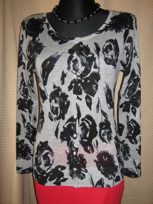 NEU * Edel * Rosen * Romantik * Flower- Power * Fein- Strickjacke *  Cardigan 
