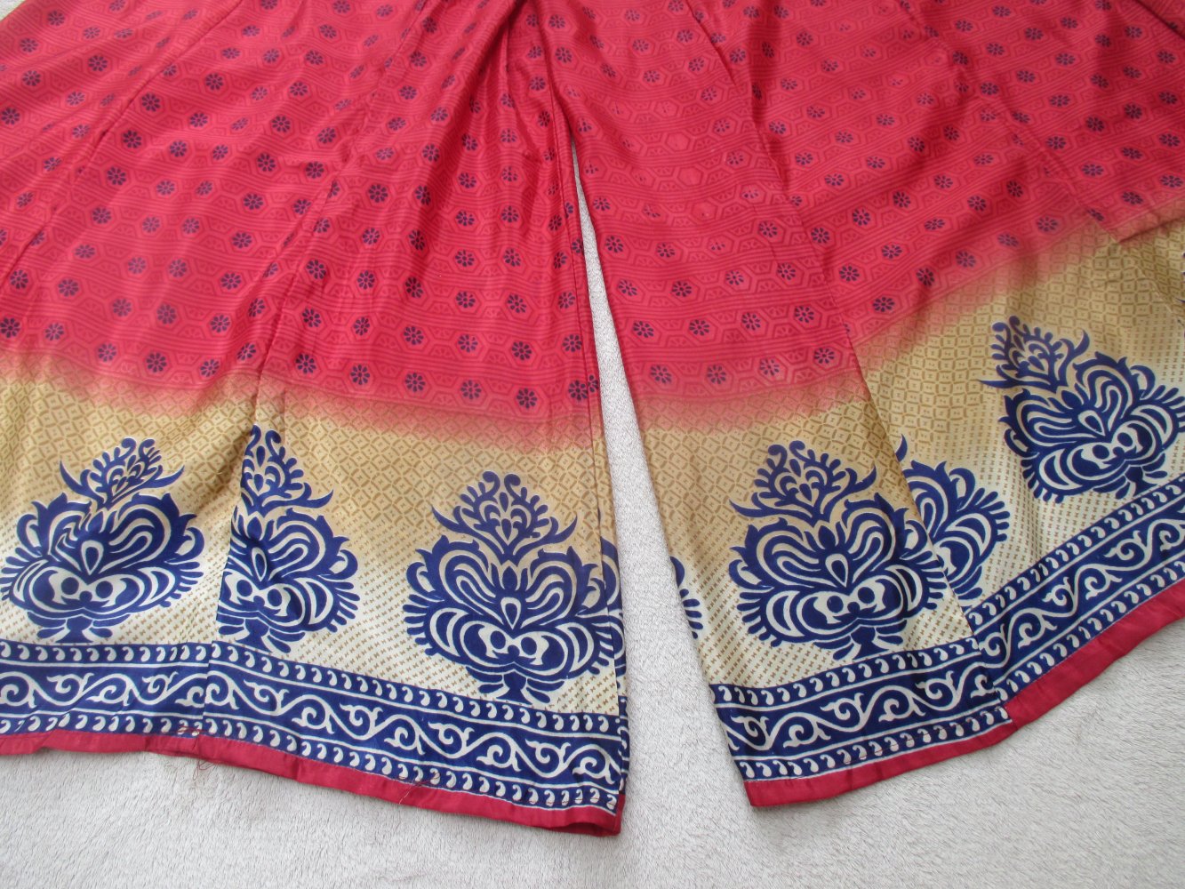 NEU * Edel * Ornamente * Blumen * Blüten * Flower- Power * Festival * Boho- Style * Seiden- Satin * Gummizug * Marlene * Schlag * Palazzo * Schlupf- Hose * Gr. 34- 40/ XS- M * kamin- rot * mais- gelb * tinten- dunkel- blau *