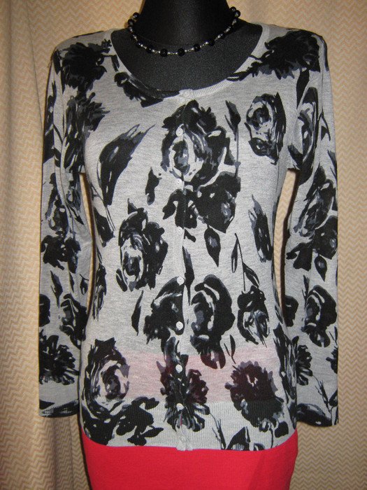 NEU * Edel * Rosen * Romantik * Flower- Power * Fein- Strickjacke * Cardigan 