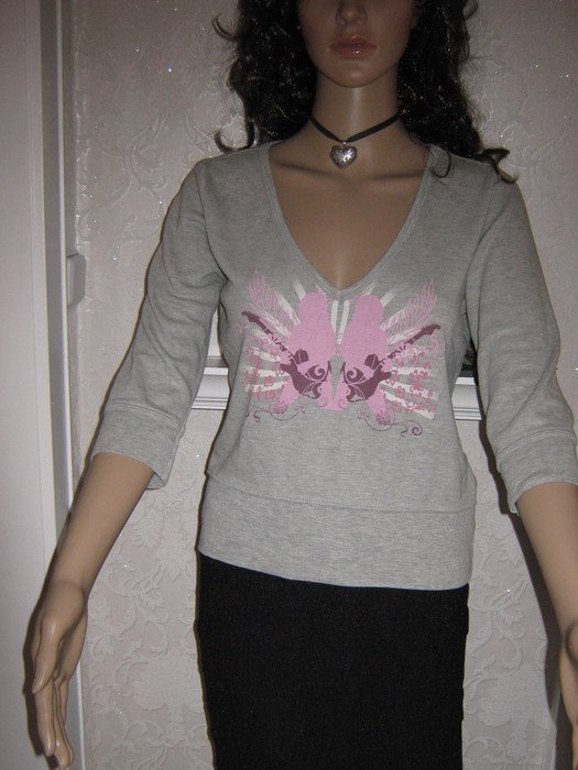 Sexy * V- Ausschnitt * Sweat- Sweater * T- Shirt ''ONLY'' Gr. 38- 40/ S- M * hell- grau * pink *