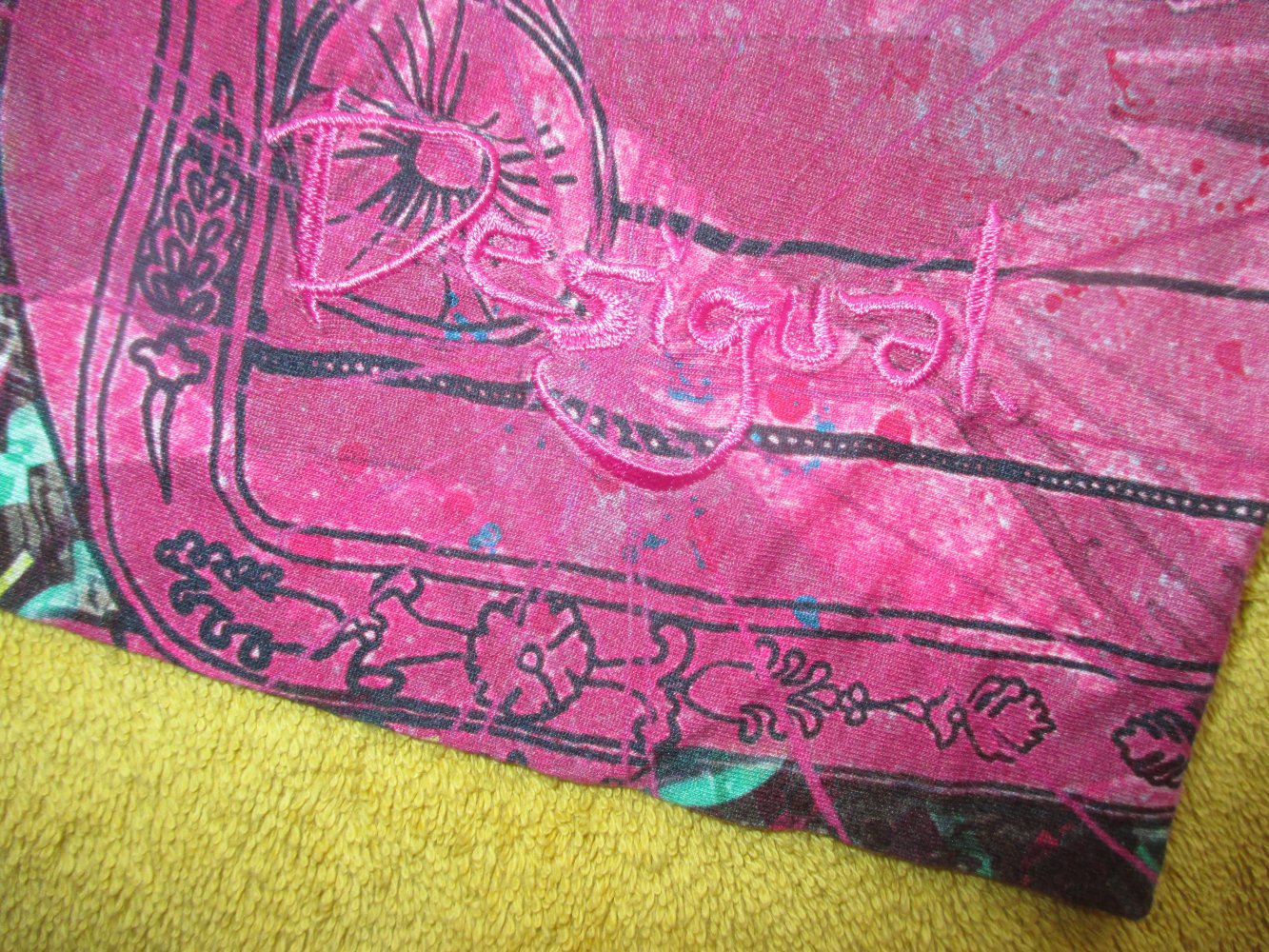 NEU * Graffiti- Print * Hippie- Style * Fächer- Kurzarm * T- Shirt * Tunika 