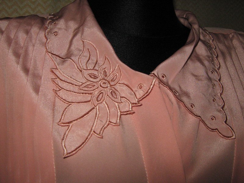 NEU * Edel * Original VINTAGE * Romantik * Peter Pan * Stickerei * Kragen * Seiden * Bluse * Gr. 40- 42/ M * apricot * nude *