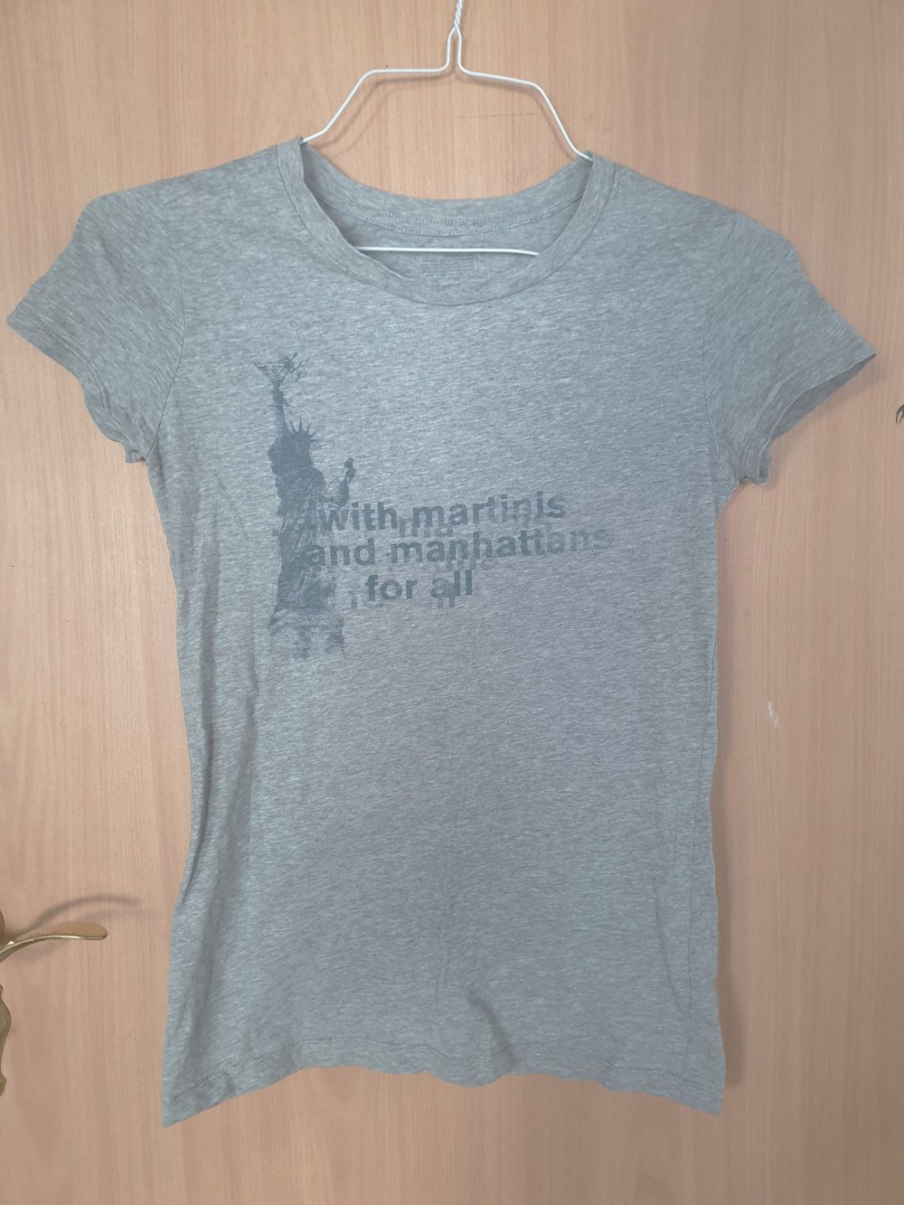 Graues Shirt