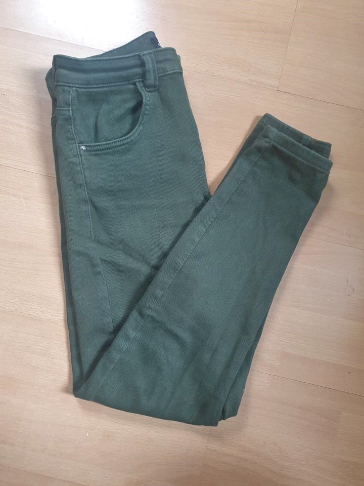 Olivgrüne Jeans