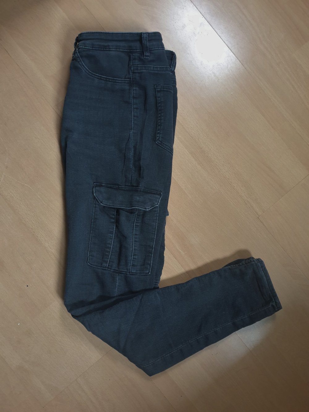 Dunkelgraue Jeans