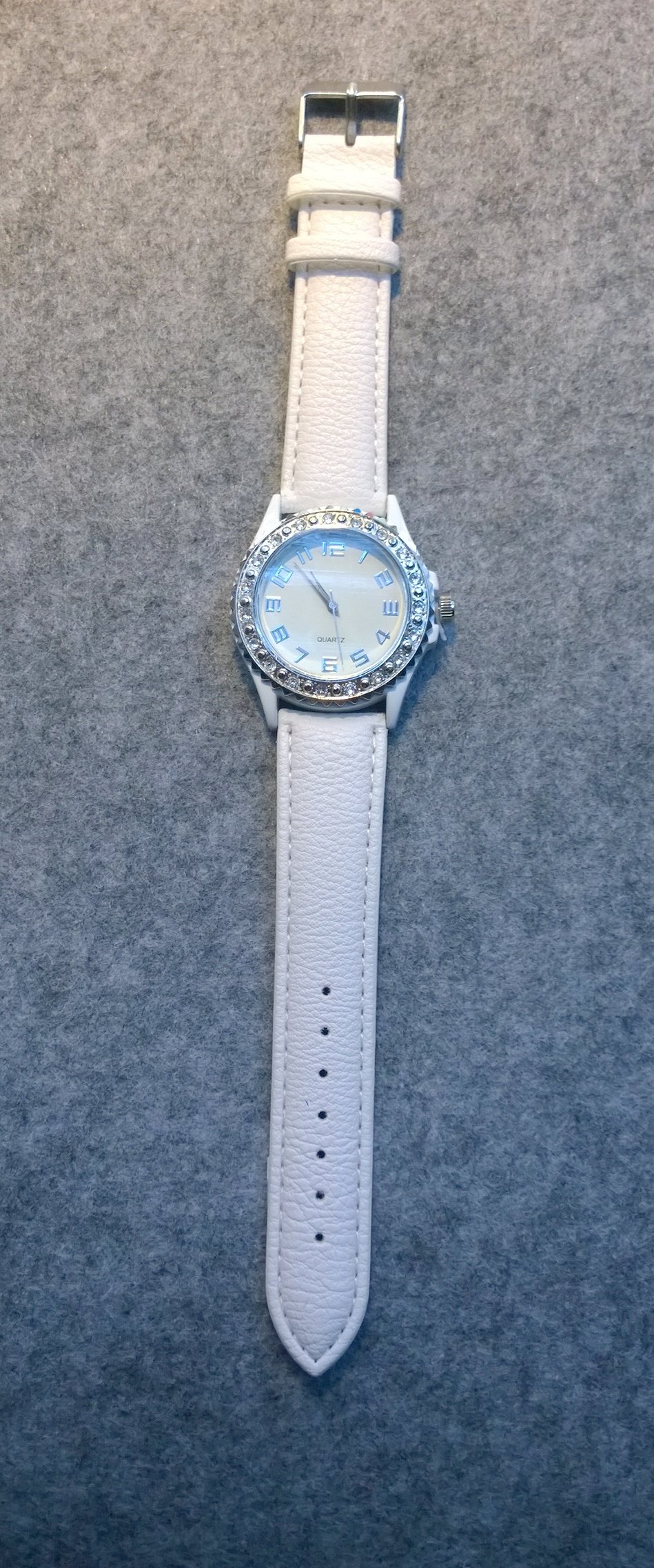  Damenuhr weiß Glitzersteinchen analog Neu