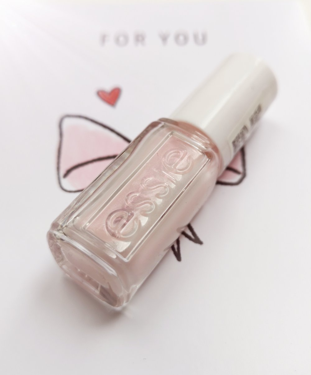 essie Nagellack rosa, nude, perlmutt 