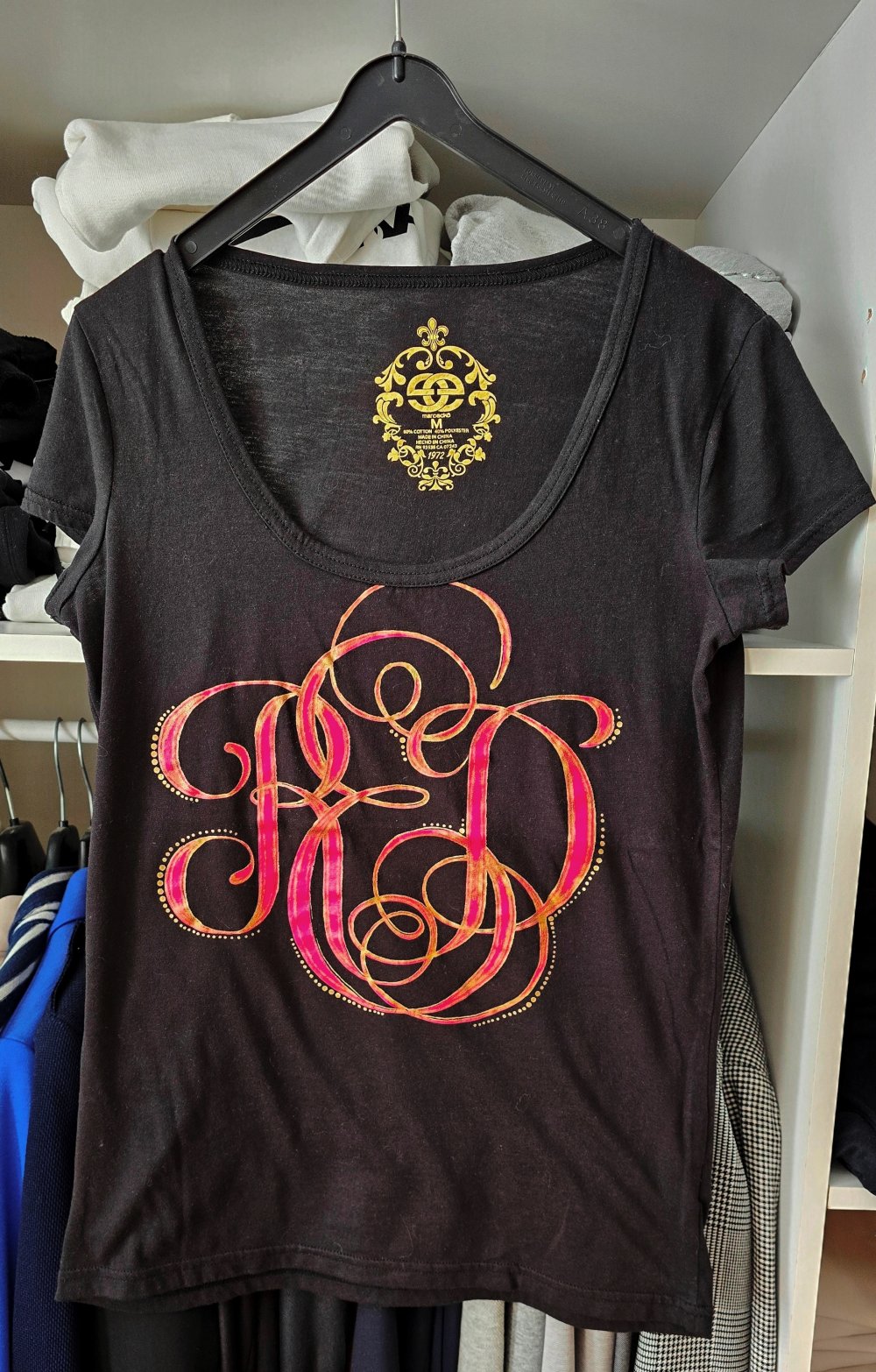 Marcecko T-Shirt mit Print in schwarz - pink - Gold Gr. M