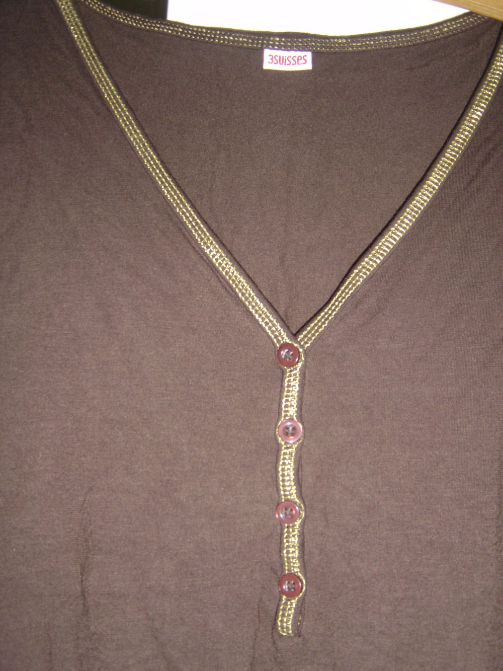 weiches Shirt mit Goldborte