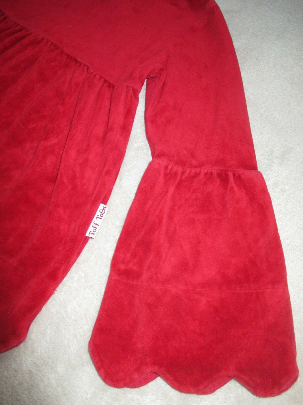 NEU * Niedlich * kuschelweich * Girls * Mädchen * 3D Blüte * Trompeten- Ärmel * Nicky * Niki * Samt * Kleid 