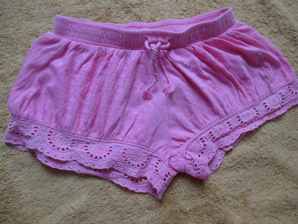  NEU * GIRLS * Mädchen * Baumwoll * Batist * Loch * Blumen * Blüten * Stickerei * Schlupf * Mini- Hosen- Rock * Hot Pants 