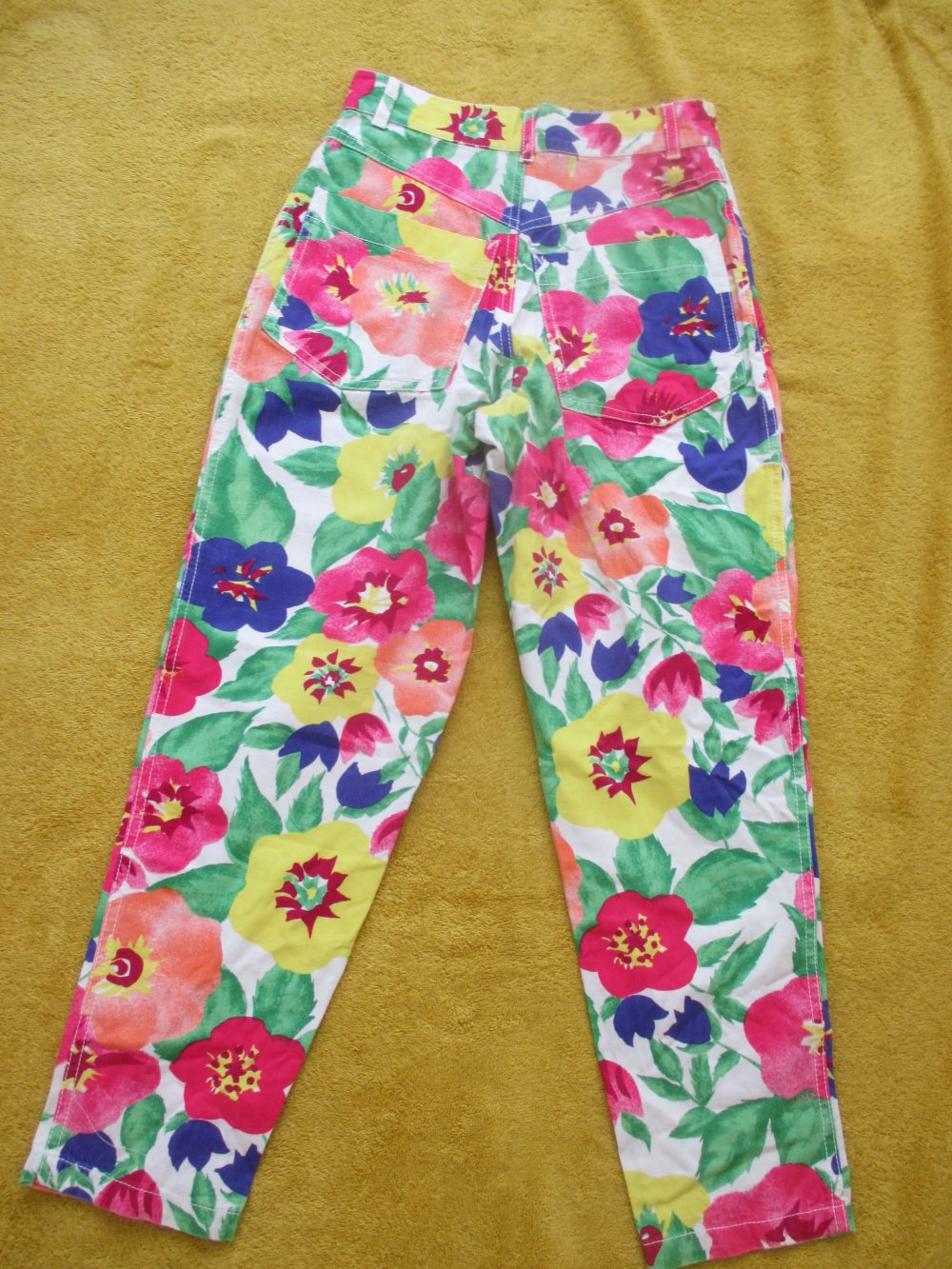 NEU mit ETIKETT * Niedlich * GIRL * Mädchen * Blumen * Blüten * Flower- Power Print * Hose 