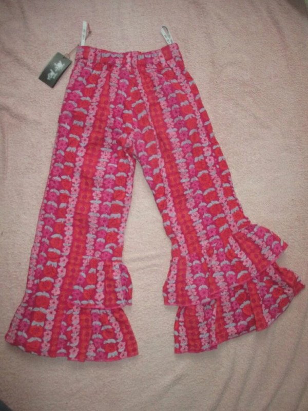 NEU mit ETIKETT * Niedlich * GIRL * Hippie * Blumen * Blüten * Flower * Stickerei * Print * Schlag * Hose 