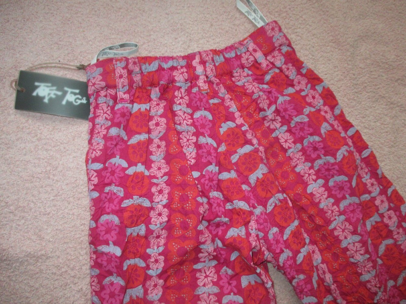 NEU mit ETIKETT * Niedlich * GIRL * Hippie * Blumen * Blüten * Flower * Stickerei * Print * Schlag * Hose 