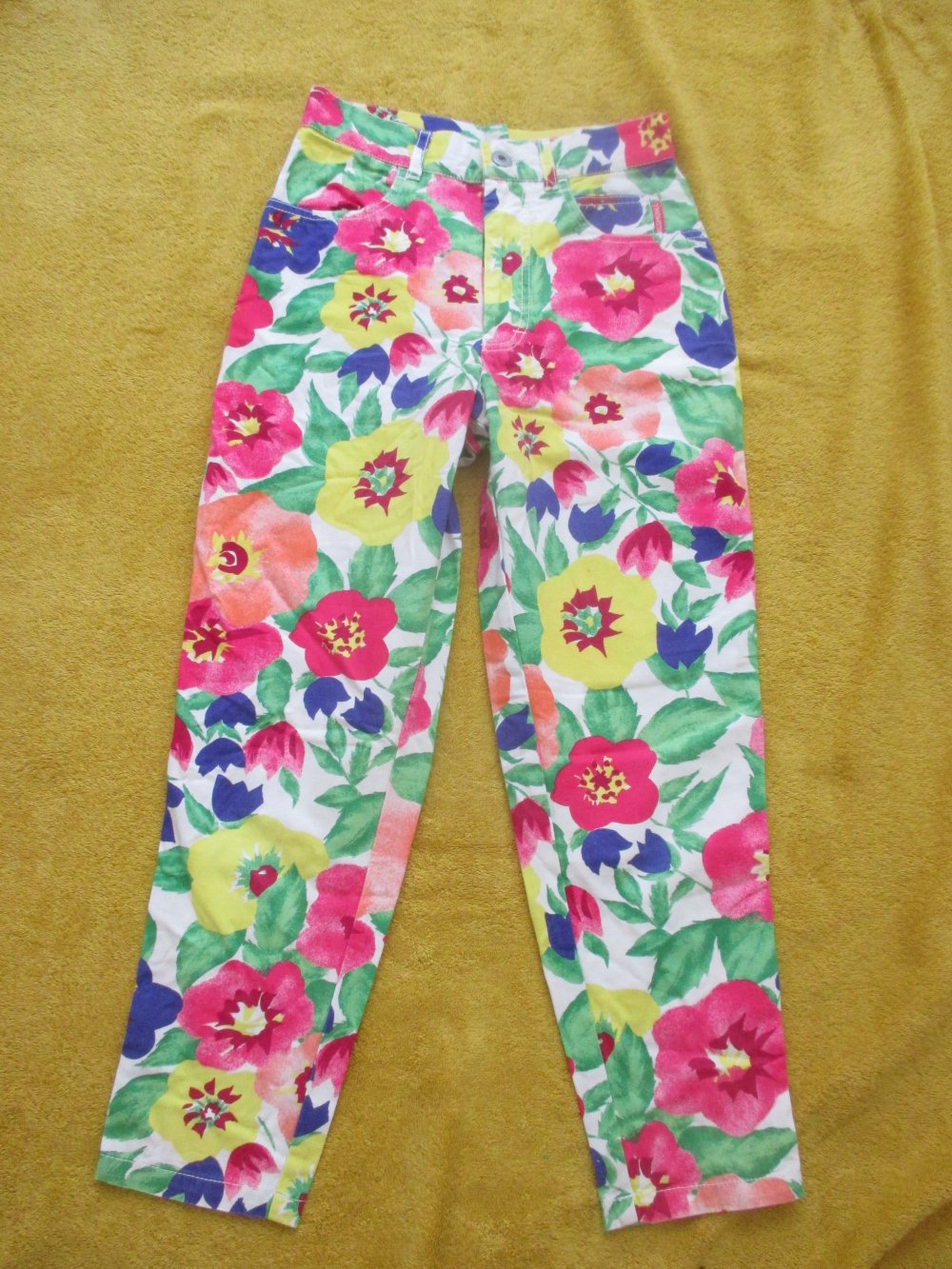 NEU mit ETIKETT * Niedlich * GIRL * Mädchen * Blumen * Blüten * Flower- Power Print * Hose 