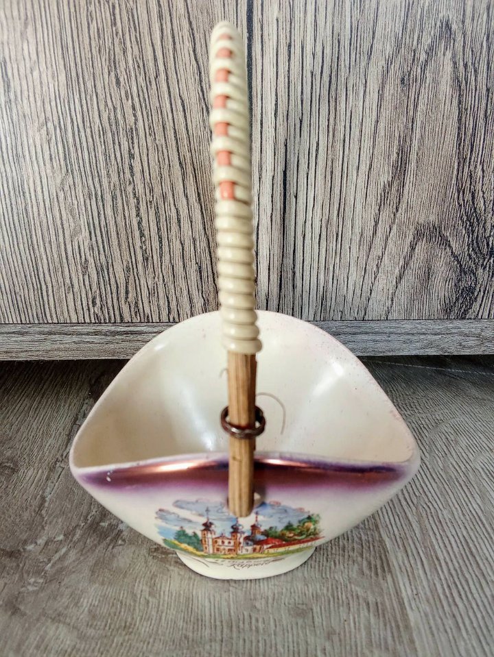 Körbchen Vintage 50's