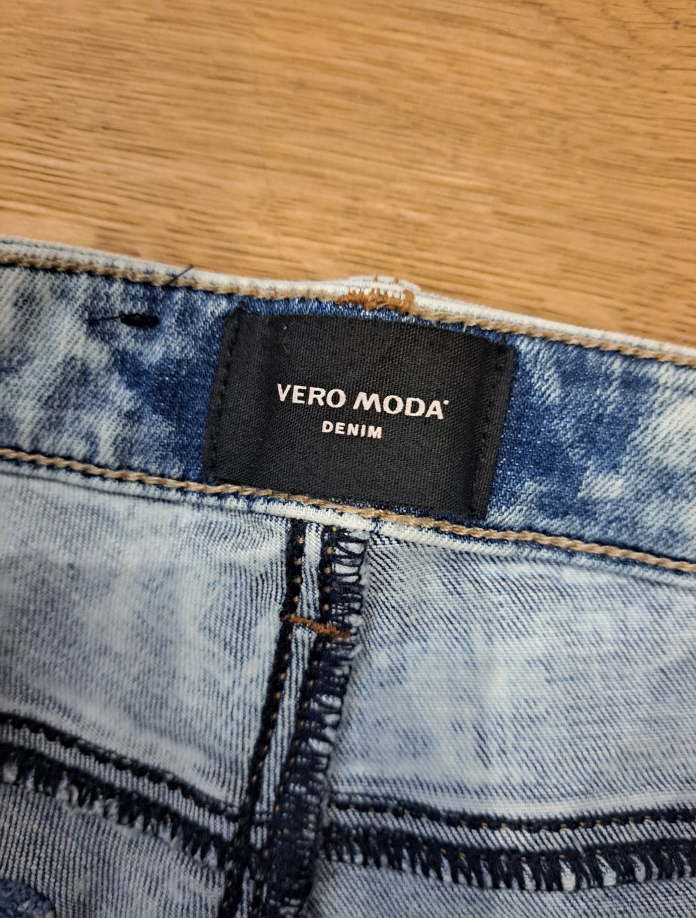Vero Moda stretch Jeans helle Waschung Mid Waist
