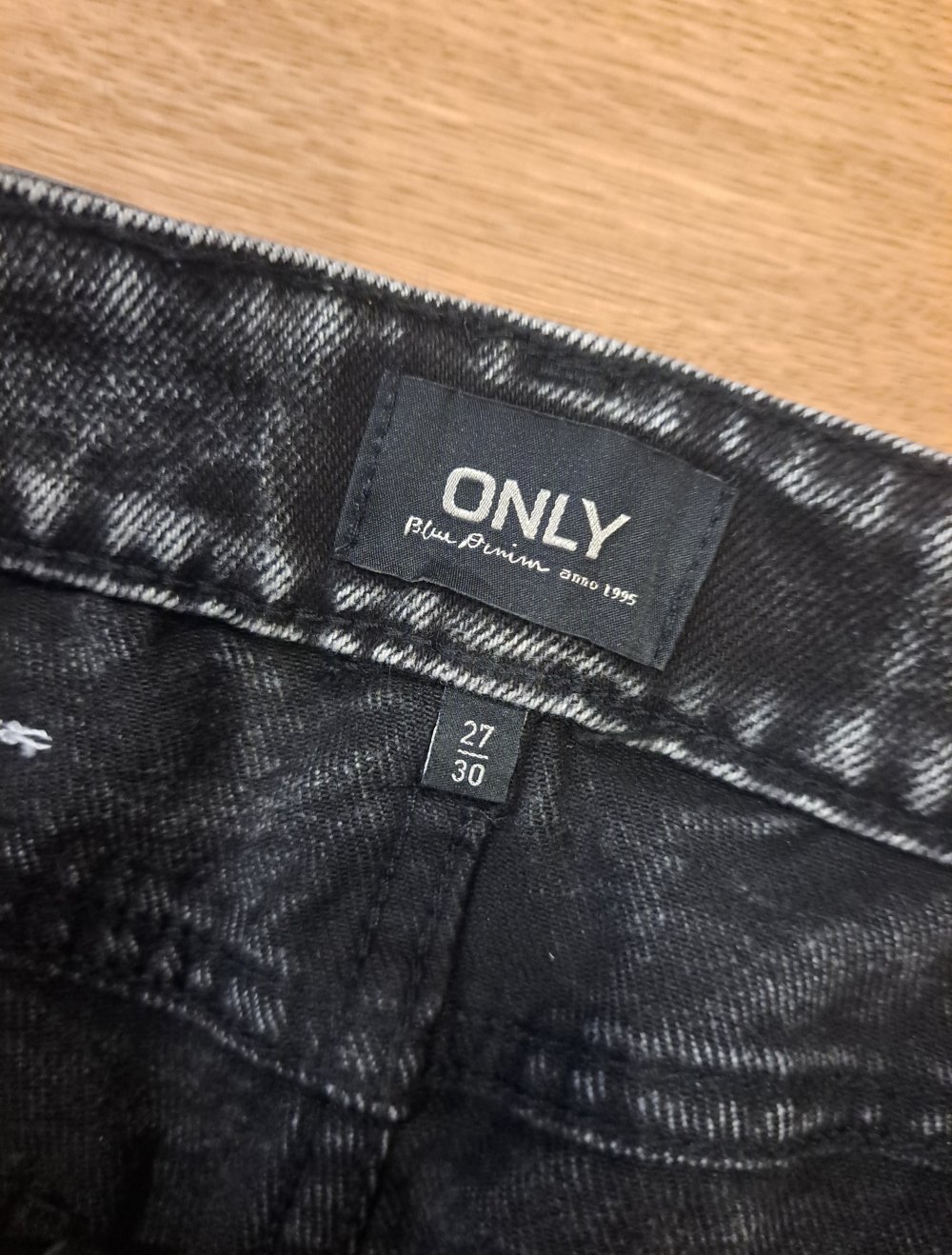 Only Mom Jeans Nieten High Waist