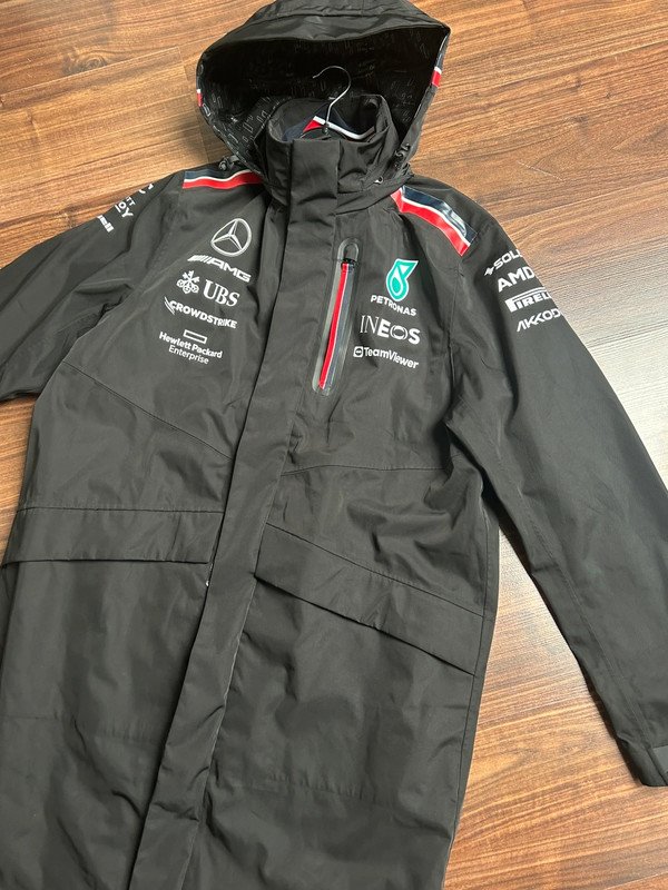 Mercedes AMG F1 Regenjacke Unisex 