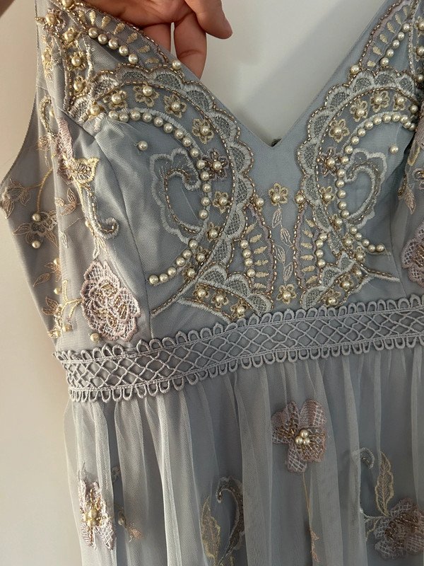 Besticktes Abendkleid Hochzeitgast Kleid ASOS 