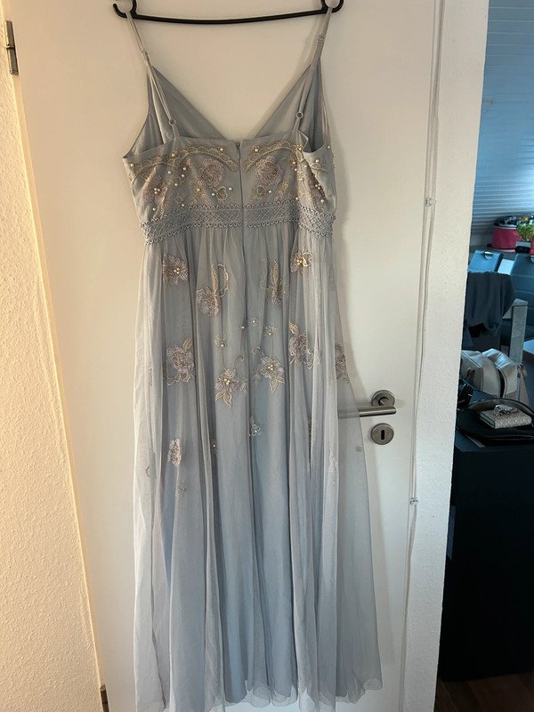 Besticktes Abendkleid Hochzeitgast Kleid ASOS 