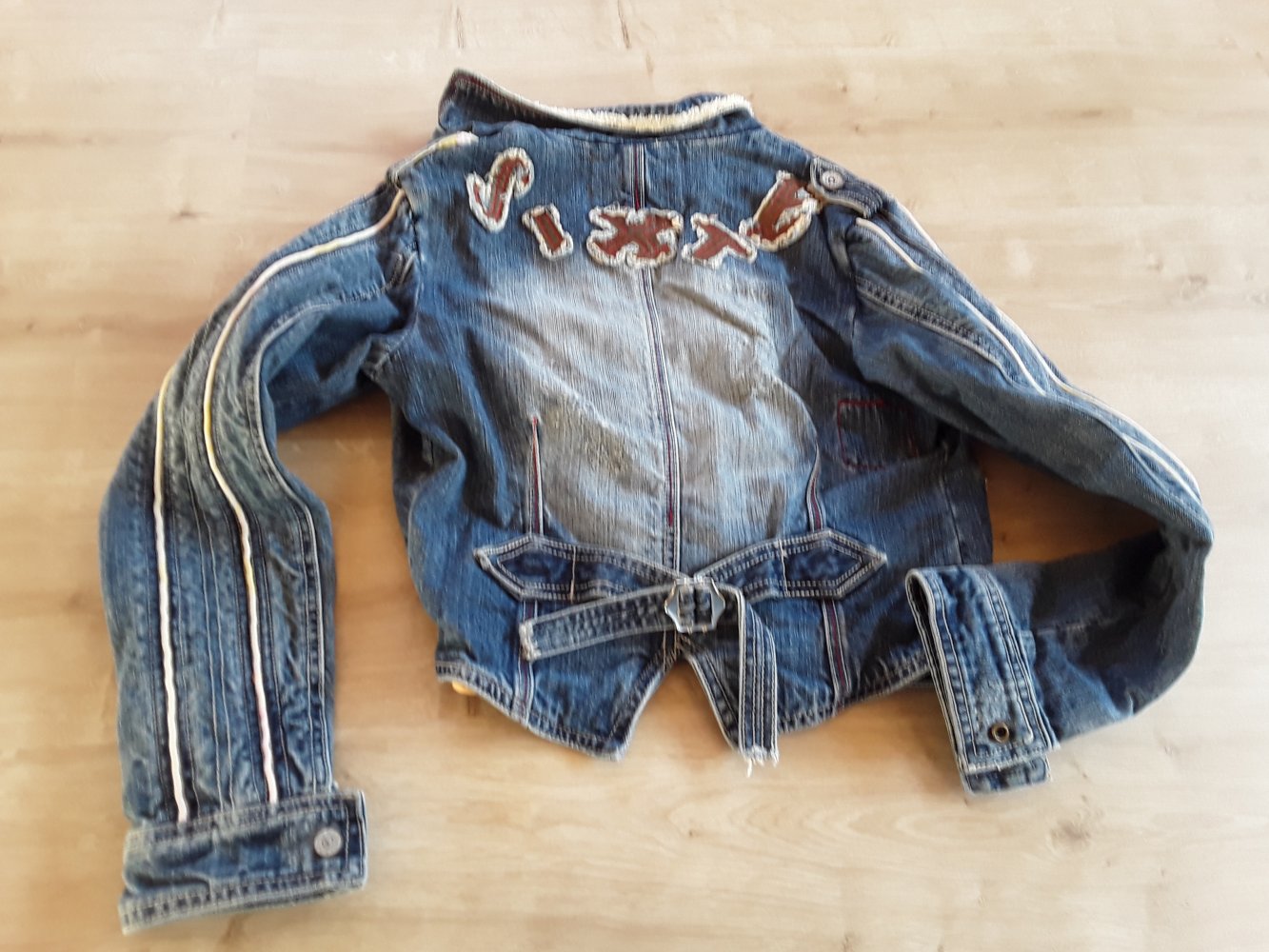 Jeansjacke kurzgeschnitten