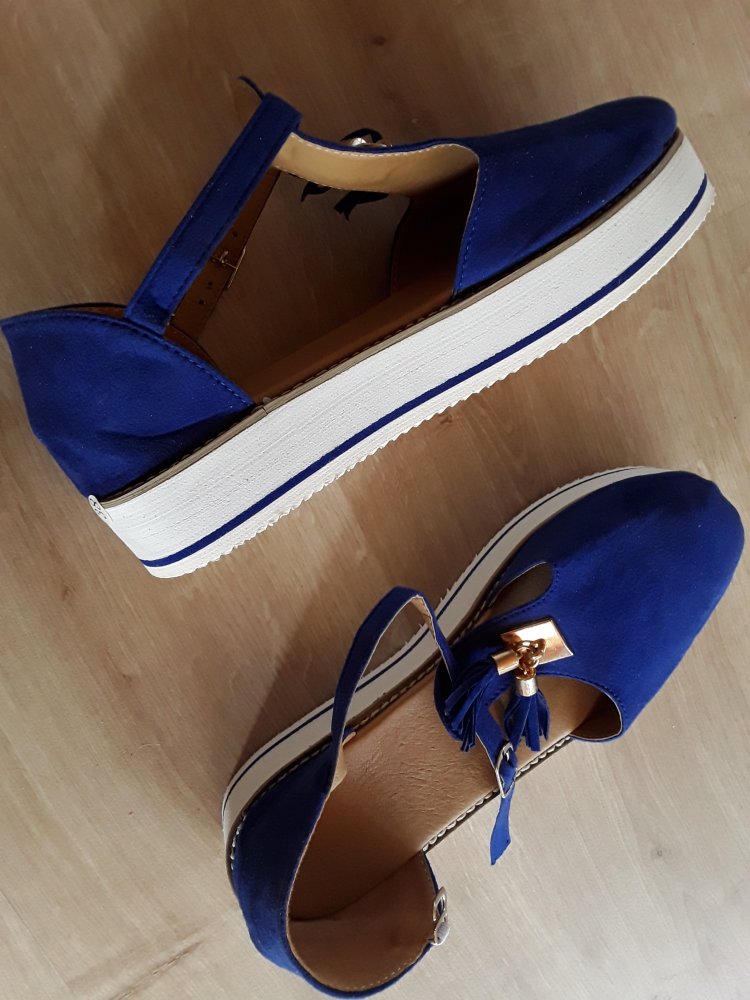 Blaue Plateauballerinas