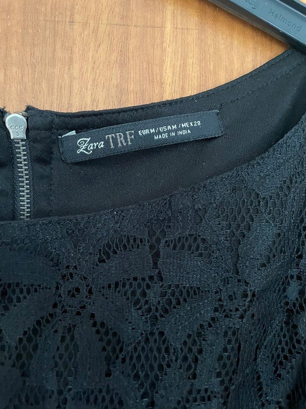 Schwarzes Spitzenkleid von Zara *Mengenrabatt*